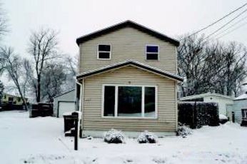 1023 N Lark St, Oshkosh, WI 54902 