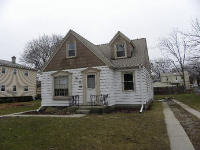 2021 S 81st Street, West Allis, WI 53219 