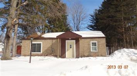 915 7th St, Waupaca, WI 54981 