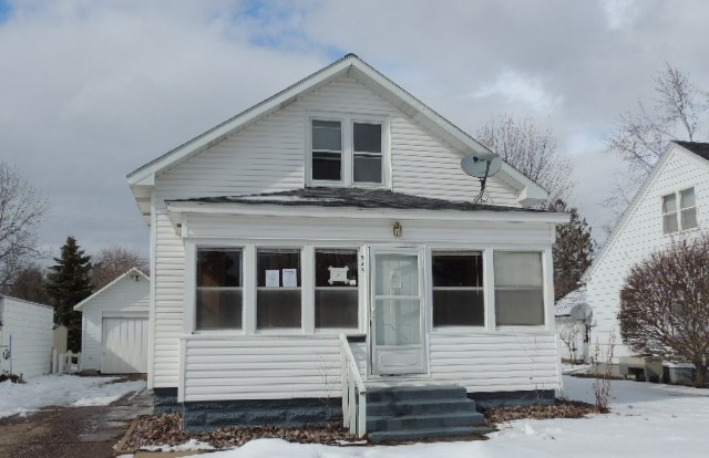 928 Maple St, Eau Claire, WI 54703 