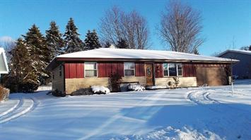 1608 Oriole Street, New London, WI 54961 