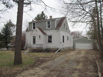 100 E Green Tree Ro, Glendale, WI 53217 