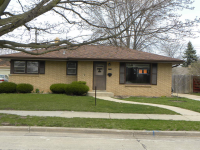 826 Coronada Dr, Racine, WI 53402 