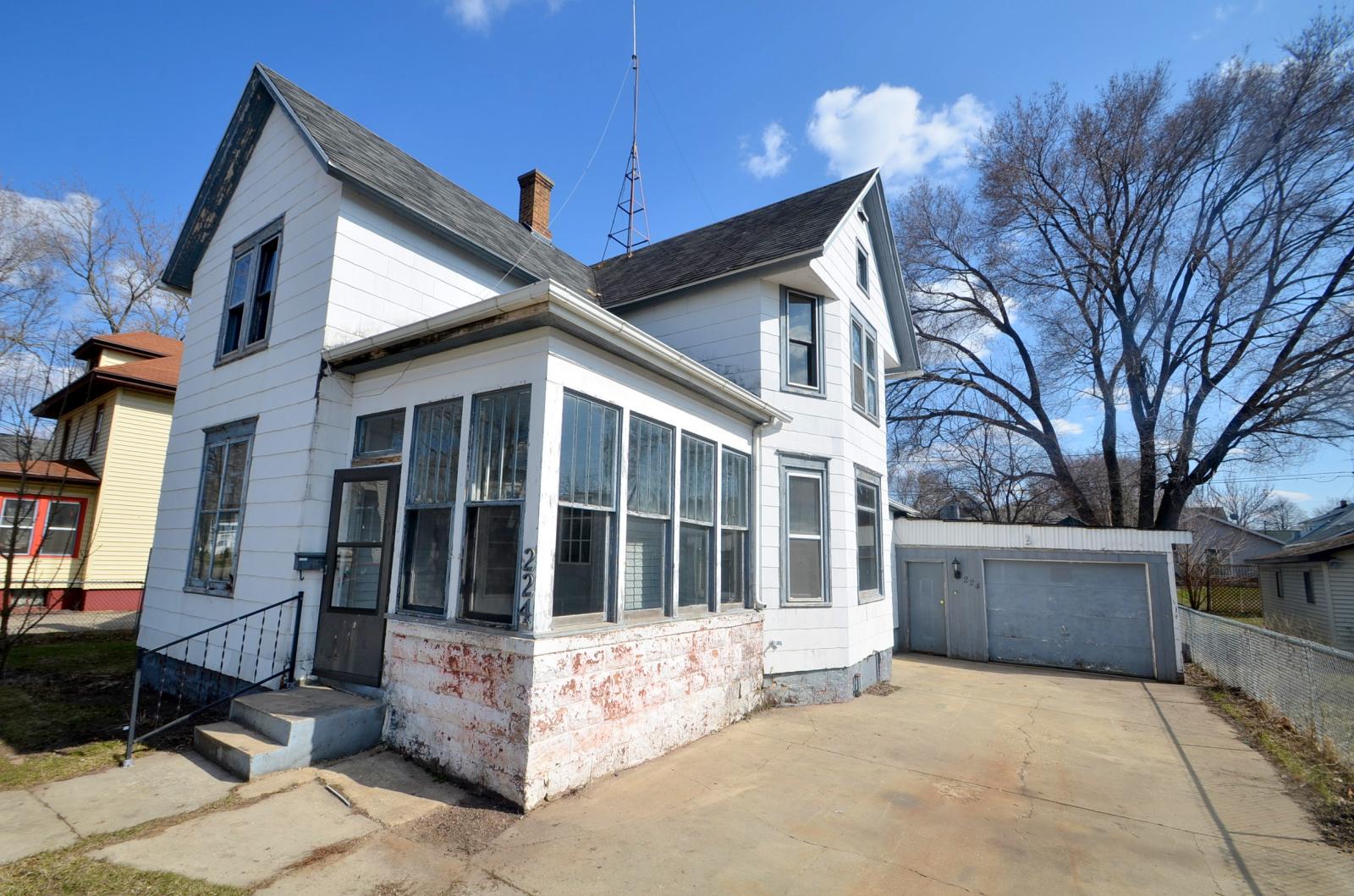 224 W Oneida Street, Portage, WI 53901 