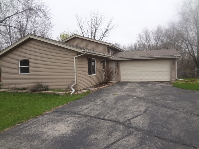 4920 Indian Hills D, Racine, WI 53406 