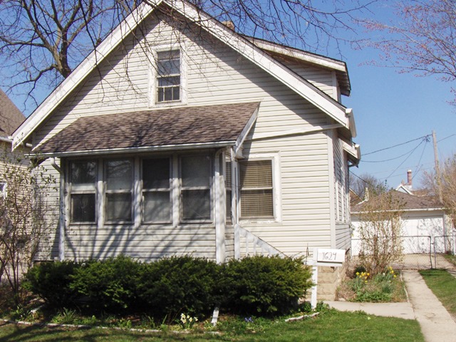 1624 S 65th St, West Allis, WI 53214 