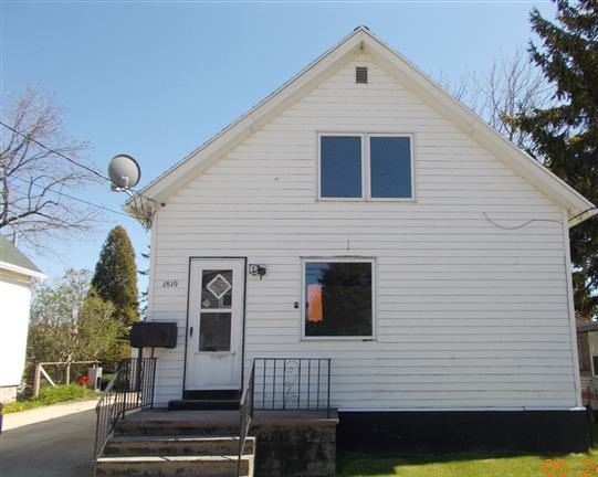 1819 12th St, Two Rivers, WI 54241 