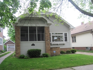 921 Monroe Avenue, Racine, WI 53405 