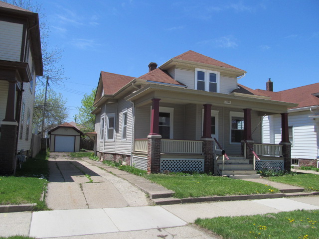 2032 Charles Street, Racine, WI 53402 