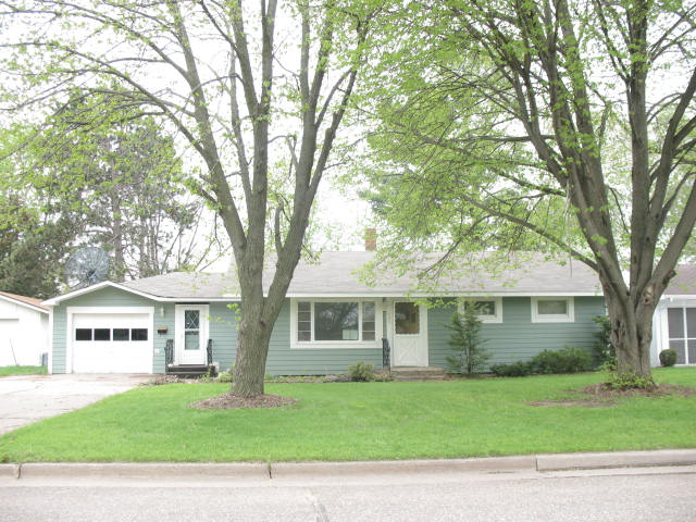 629 Lincoln Rd W, New Richmond, WI 54017 