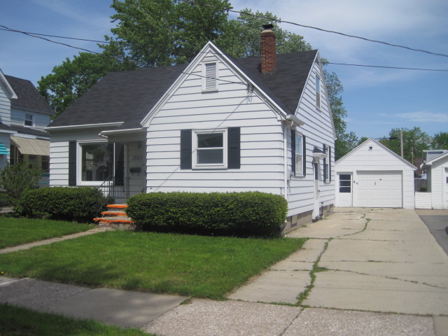 1320 North Alvin St, Appleton, WI 54911 