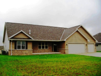 N2242 Hillandale Dr, Greenville, WI 54942 