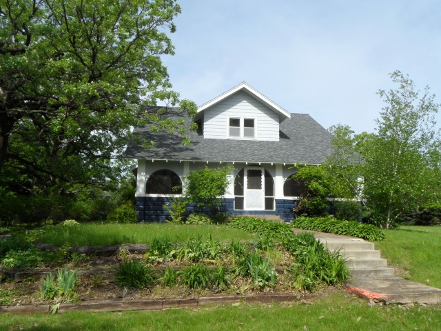 452 W Monroe St, Pardeeville, WI 53954 