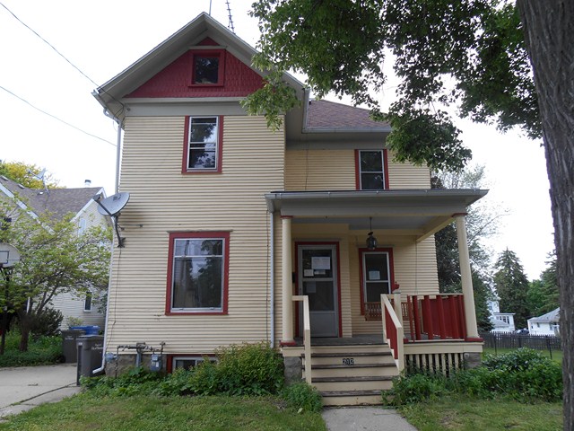 212 Rock St, Watertown, WI 53098 