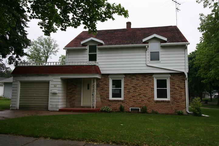622 E 1st St, Kimberly, WI 54136 