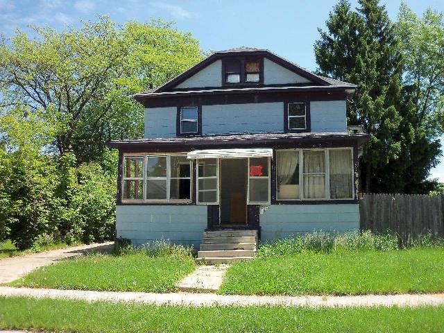 1214 Grand St, Oshkosh, WI 54901 