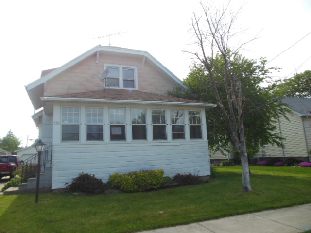 919 Mount Vernon St, Oshkosh, WI 54901 