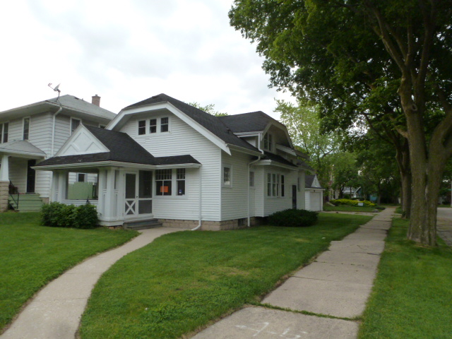 4502 West Keefe Ave, Milwaukee, WI 53216 