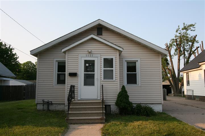 1151 Klaus Street, Green Bay, WI 54302 