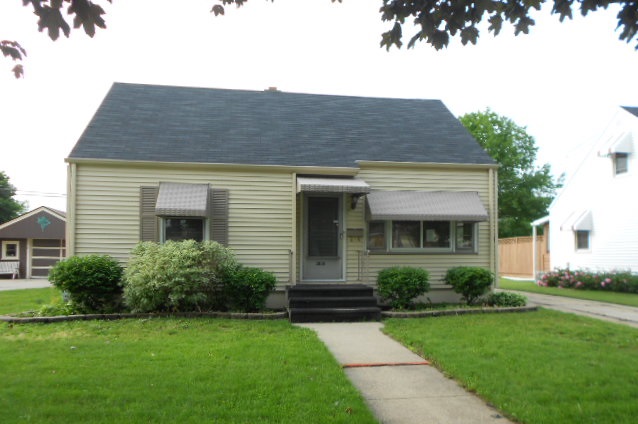 2006 26th St, Kenosha, WI 53140 