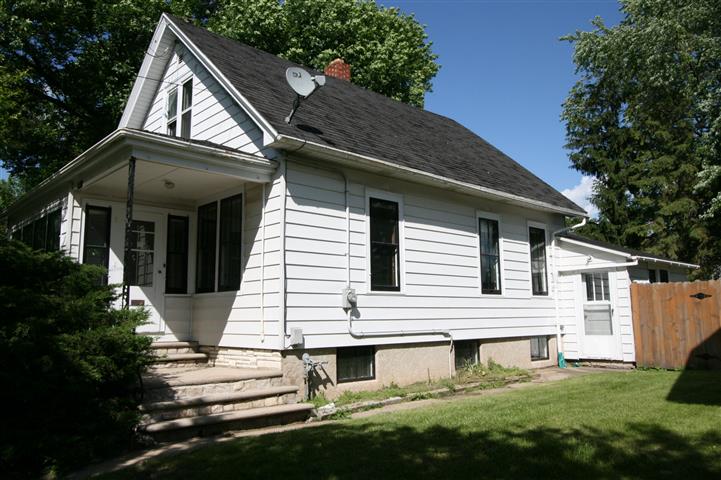 926 Saint George St, Green Bay, WI 54302 