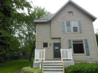 725 Bowen St, Oshkosh, WI 54901 