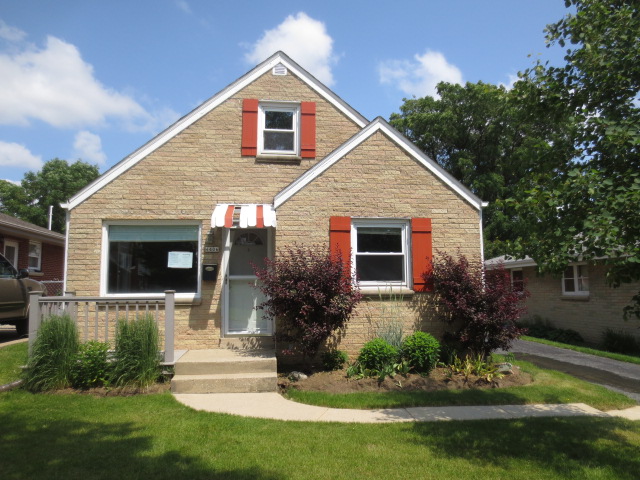 4406 S Taylor Ave, Miwaukee, WI 53207 