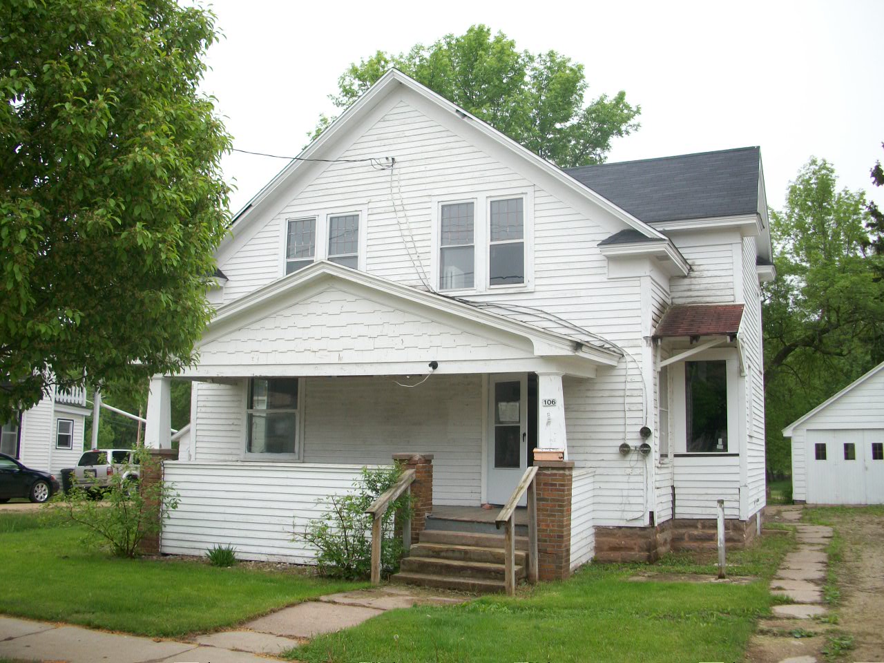106 E 12th St, Clintonville, WI 54929 