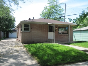 1412 Virginia St, Racine, WI 53405 