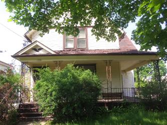 208 W   Chestnut St, Burlington, WI 53105 