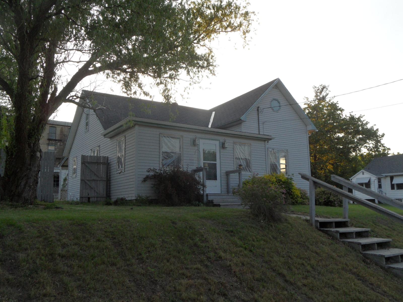 609 Harding Street, Janesville, WI 53545 