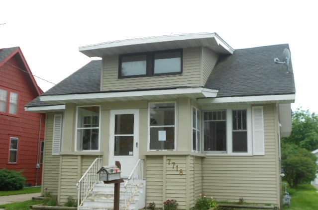 7718 15th Avenue, Kenosha, WI 53143 