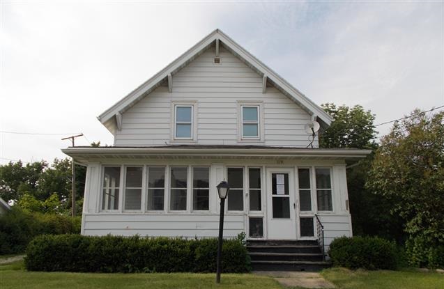 118 Pine St, Brillion, WI 54110 