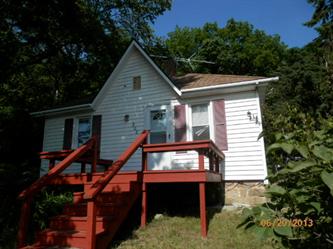 302 N Maple St, North Freedom, WI 53951 