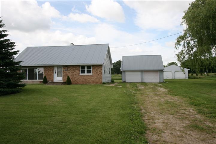 3851 Queens Road, Greenleaf, WI 54126 