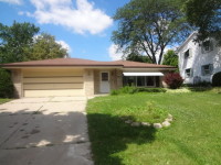 1016 18th Ave, South Milwaukee, WI 53172 