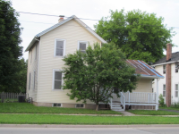 220 Summit Avenue, Oconomowoc, WI 53066 