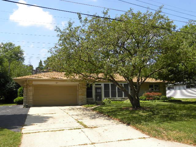 1227 N 119th St, Wauwatosa, WI 53226 