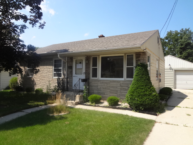 2614 W High Street, Racine, WI 53404 