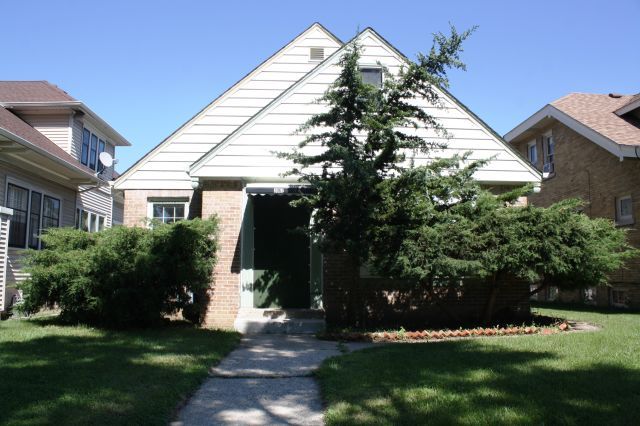 3062 N 38th St, Milwaukee, WI 53210 