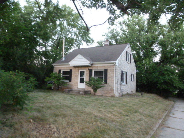 5600 S Racine Ave, New Berlin, WI 53146 