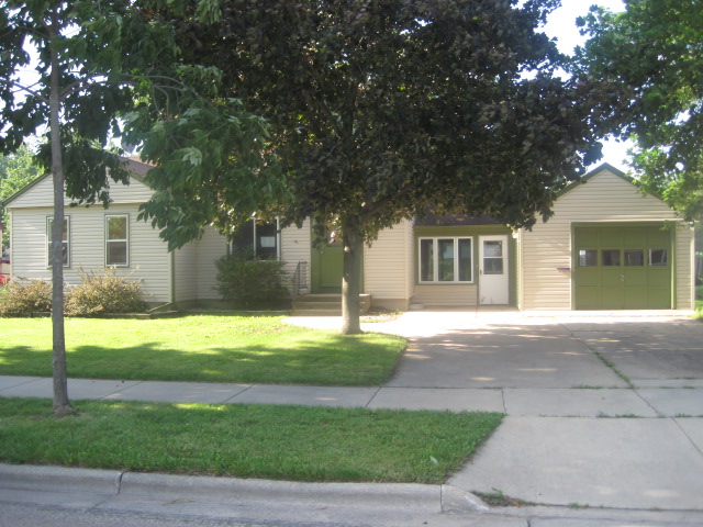 623 Winnebago Heigh, Neenah, WI 54956 