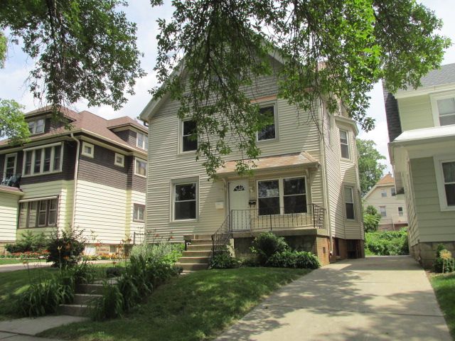 2232-2232a N 62nd S, Wauwatosa, WI 53213 
