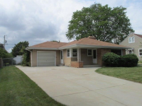 2817 74th St S, West Allis, WI 53219 