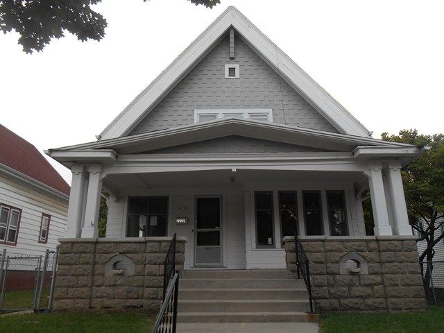 2217 S 28th St, Milwaukee, WI 53215 