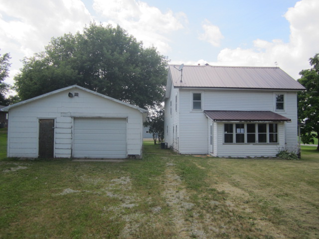 North 9291 County Road Xr, Seymour, WI 54165 