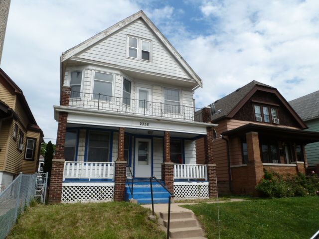 2338 S 9th Place, Milwaukee, WI 53215 