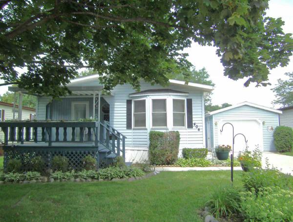 404 Oak Lodge Rd, Waterford, WI 53185 