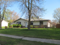 632 W Whitegate Dr, Saukville, WI 53080 