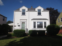 3233 S 21st St, Milwaukee, WI 53215 